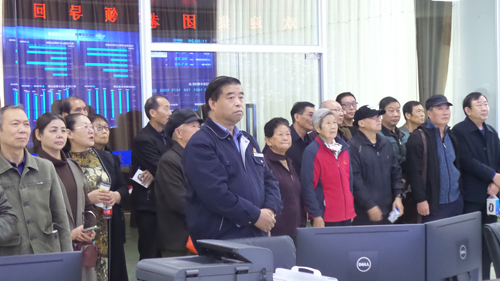 老干部們都說“集團真暖心，做公交人真自豪！”