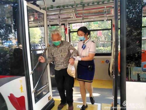 車靚，服務(wù)也靚01.jpg